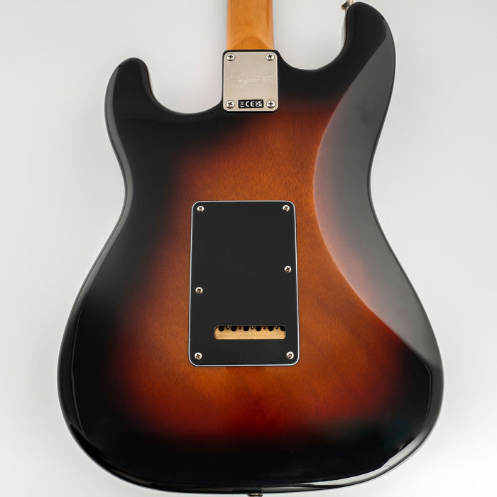 Musiclily Pro HSS 11穴 STピックガードとバックプレートセット USA/メキシコスタンダードFender Stratストラトエレキギター用 3プライ ホワイト