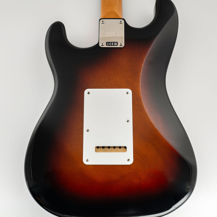 Musiclily Pro HSS 11穴 STピックガードとバックプレートセット USA/メキシコスタンダードFender Stratストラトエレキギター用 3プライ ホワイト