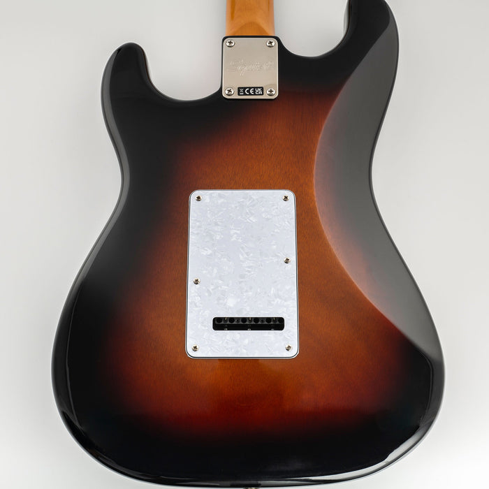 Musiclily Pro HSS 11穴 STピックガードとバックプレートセット USA/メキシコスタンダードFender Stratストラトエレキギター用 3プライ ホワイト