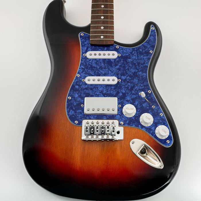 Musiclily Pro HSS 11穴 STピックガードとバックプレートセット USA/メキシコスタンダードFender Stratストラトエレキギター用 3プライ ホワイト