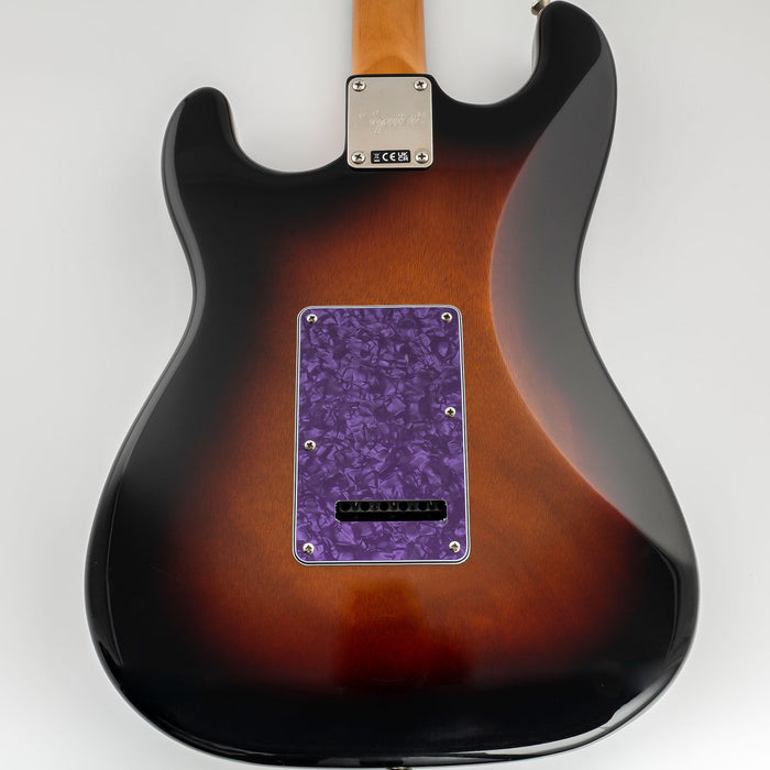 Musiclily Pro HSS 11穴 STピックガードとバックプレートセット USA/メキシコスタンダードFender Stratストラトエレキギター用 3プライ ホワイト