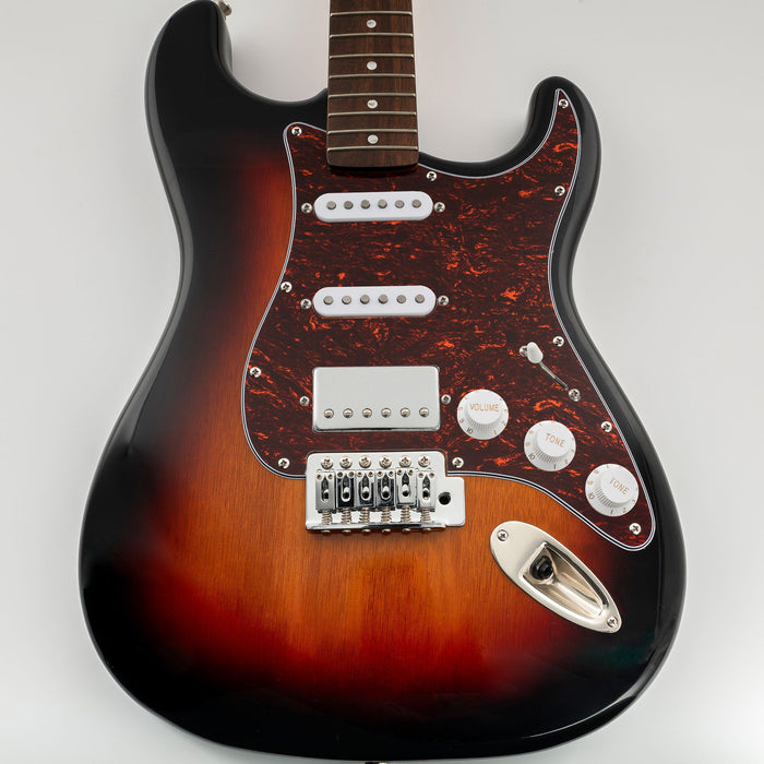 Musiclily Pro HSS 11穴 STピックガードとバックプレートセット USA/メキシコスタンダードFender Stratストラトエレキギター用 3プライ ホワイト