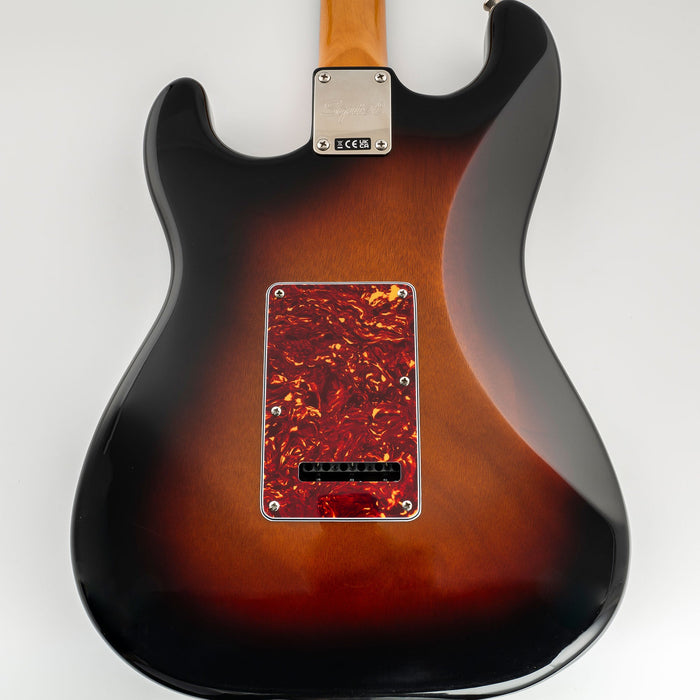 Musiclily Pro HSS 11穴 STピックガードとバックプレートセット USA/メキシコスタンダードFender Stratストラトエレキギター用 3プライ ホワイト