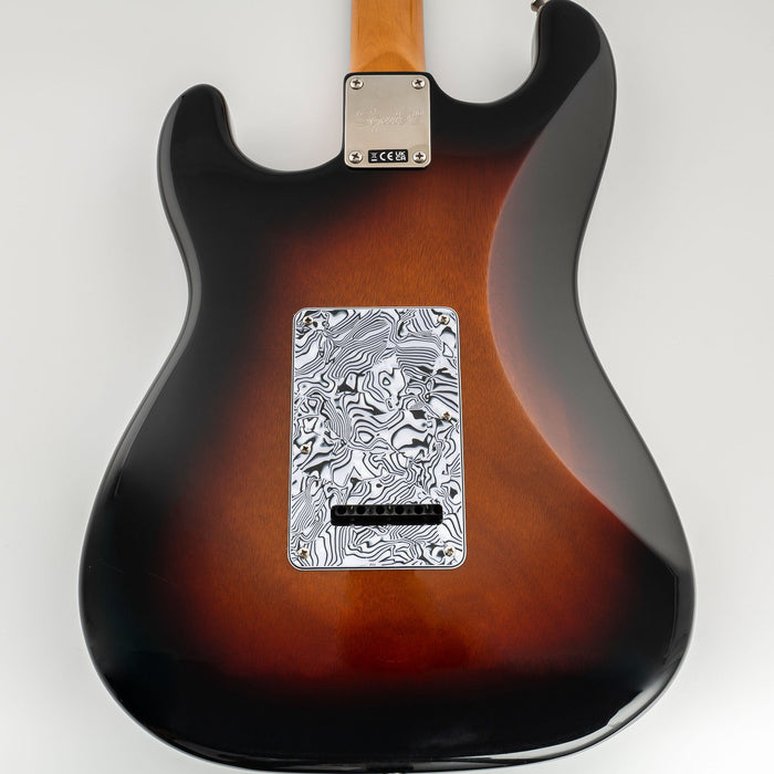 Musiclily Pro HSS 11穴 STピックガードとバックプレートセット USA/メキシコスタンダードFender Stratストラトエレキギター用 3プライ ホワイト