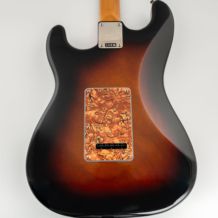 Musiclily Pro HSS 11穴 STピックガードとバックプレートセット USA/メキシコスタンダードFender Stratストラトエレキギター用 3プライ ホワイト