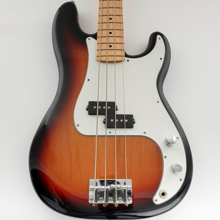 Musiclily Pro 13穴 PBプレベピックガード アメリカ/メキシコスタンダードFender Precision Bassプレシジョンベース用 3プライ ホワイト