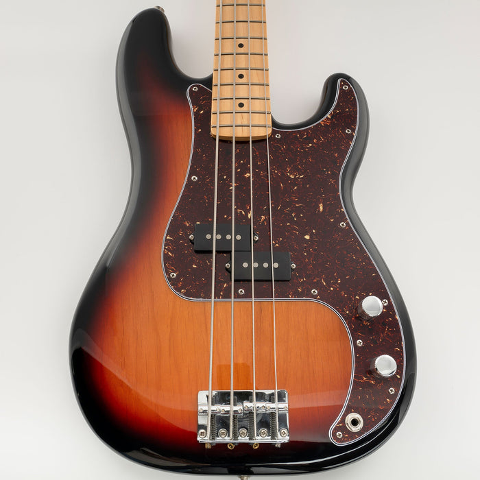 Musiclily Pro 13穴 PBプレベピックガード アメリカ/メキシコスタンダードFender Precision Bassプレシジョンベース用 3プライ ホワイト