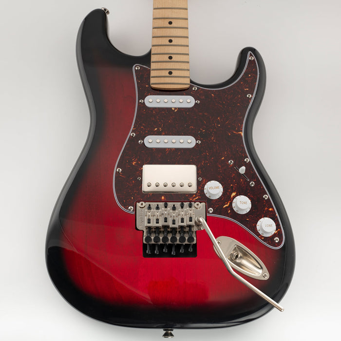 Musiclily Pro 11穴 HSS STピックガード USA/メキシコ製Fender Stratストラトエレキギター Floyd Roseブリッジカット用 4プライ エイジドホワイトパール