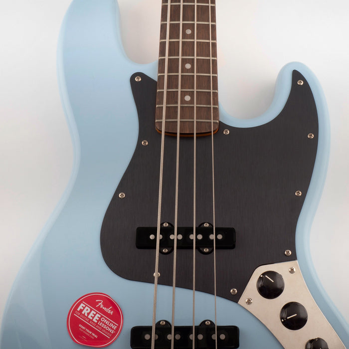 Application of musiclily ultra 10 holes anodized aluminum j bass pickguard for american fender standard jazz bass mx3391p