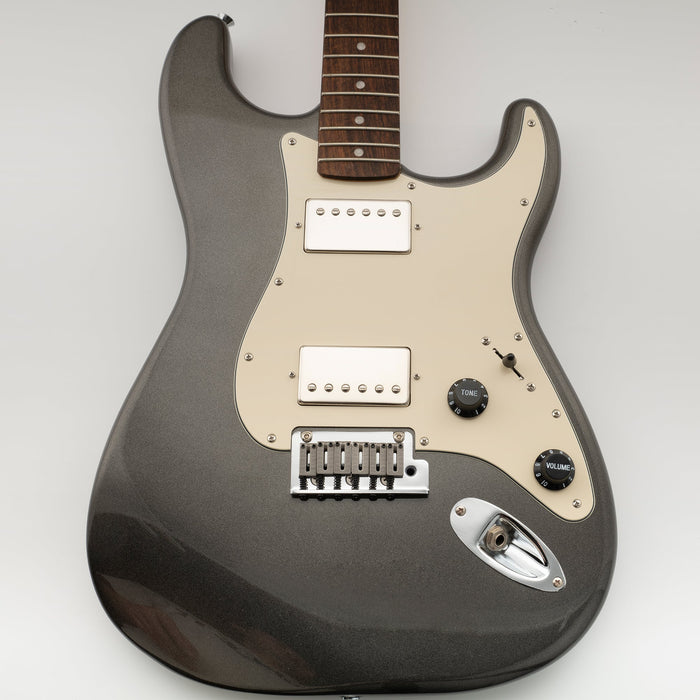 Musiclily Pro 11穴 ST HHピックガード カバードハムバッカー 2ポット穴 Fender Squier Stratストラトエレキギター用 4プライ エイジドホワイトパール