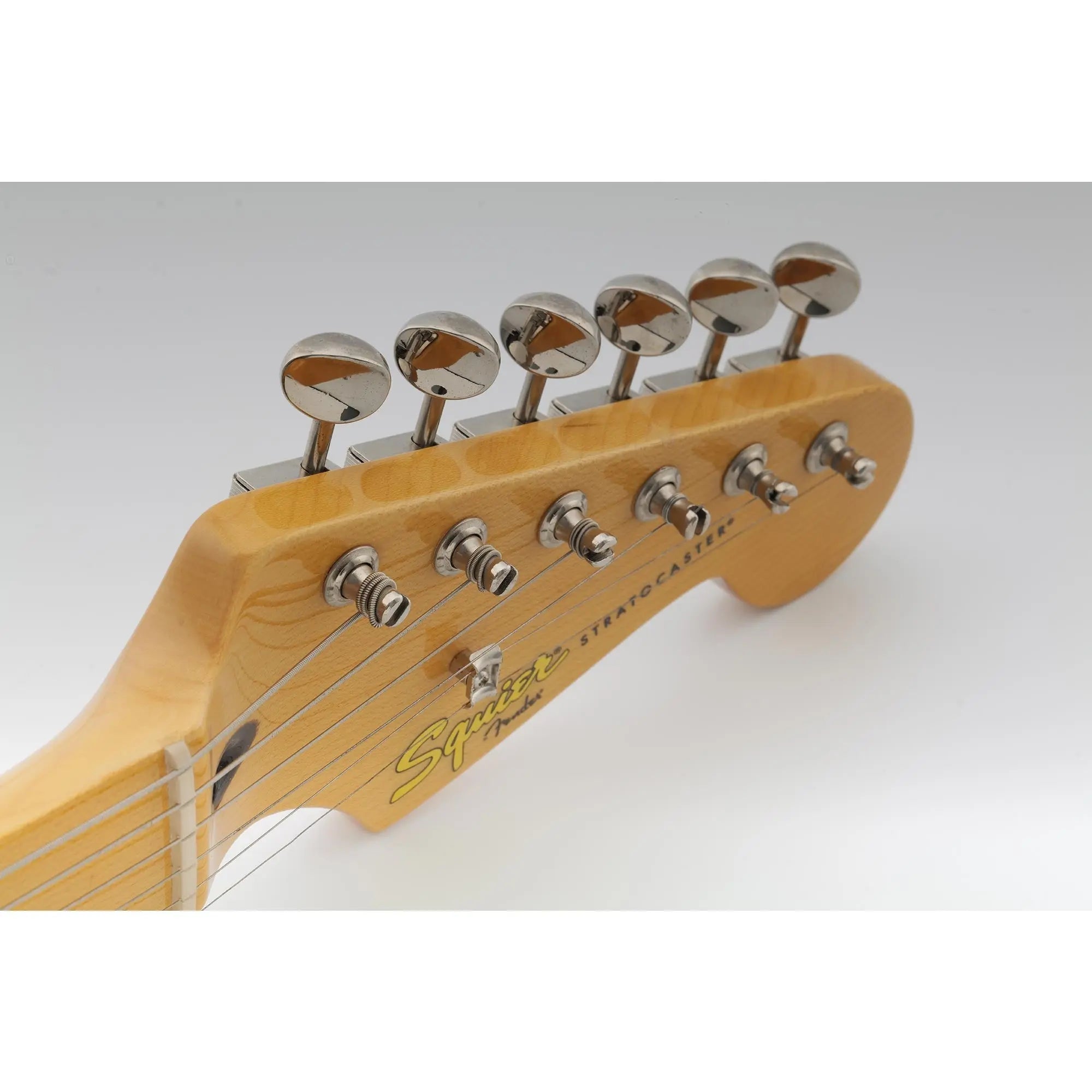 Usage show of musiclily basic vintage style 6 in line guitar tuners split shaft tuning pegs keys machine heads for strat squier or tele style m510