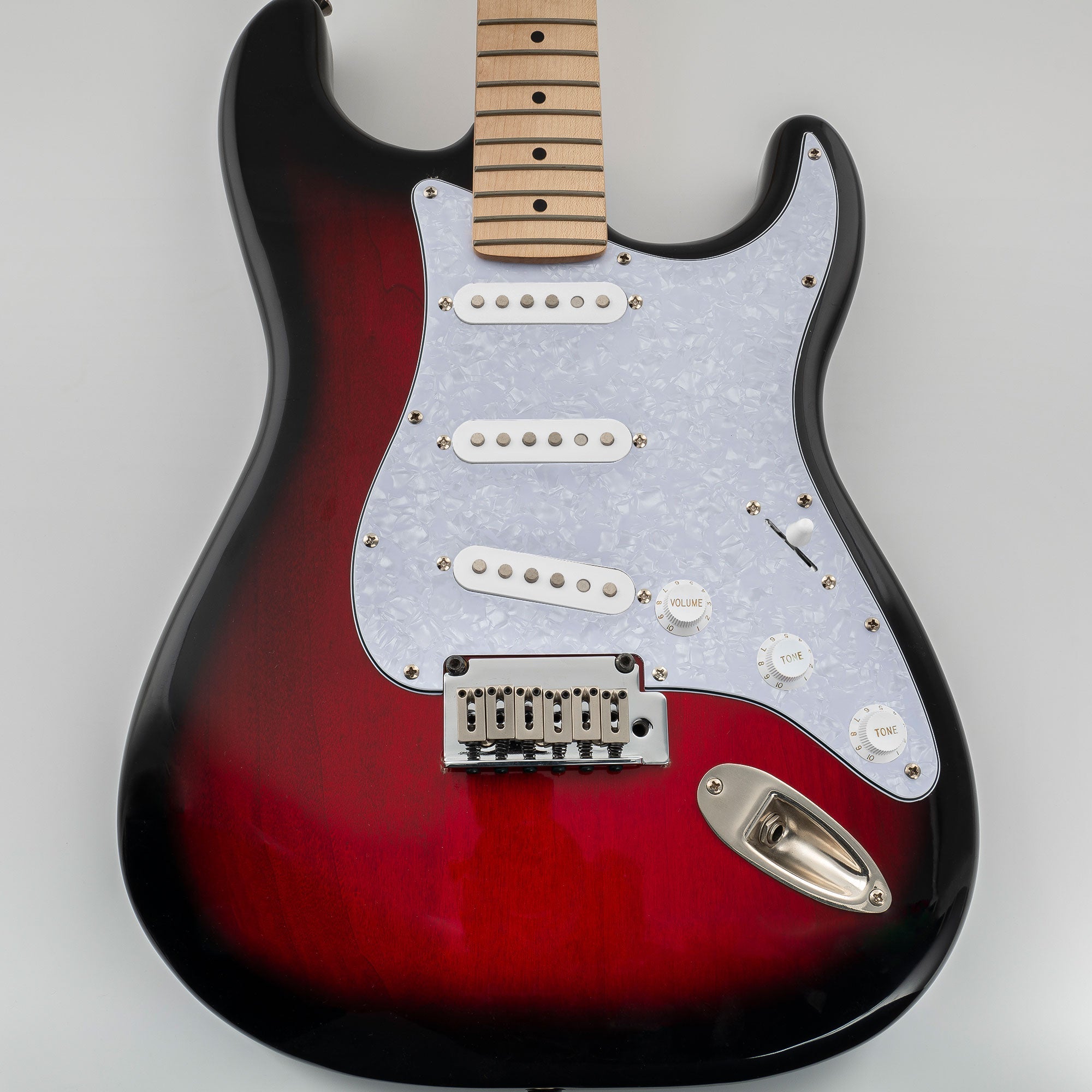 Musiclily Pro SSS 11-Hole Strat Guitar Pickguard for Fender USA/Mexican Made Standard Strat Modern Style, 1/3/4 Ply