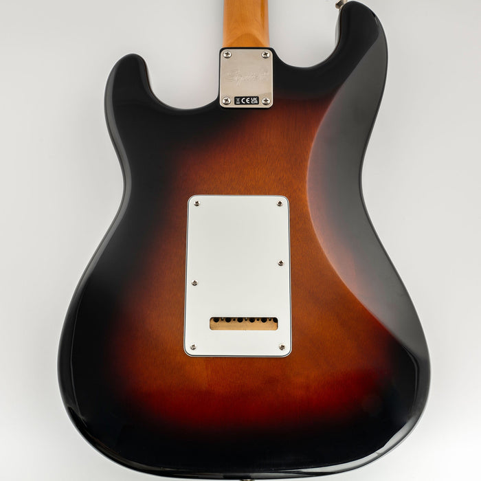 Musiclily Pro HSS 11穴 STピックガードとバックプレートセット USA/メキシコスタンダードFender Stratストラトエレキギター用 3プライ ホワイト