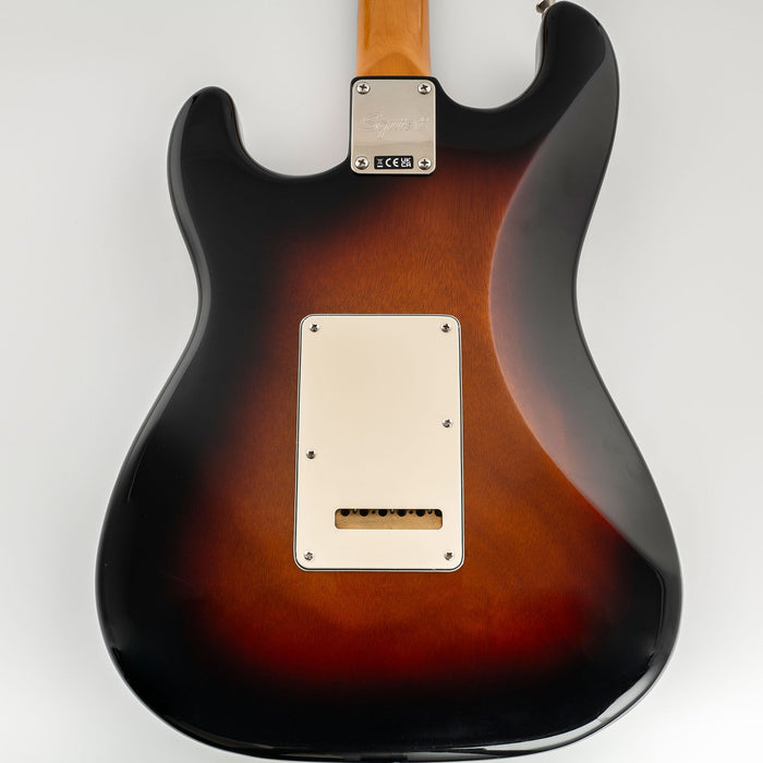 Musiclily Pro HSS 11穴 STピックガードとバックプレートセット USA/メキシコスタンダードFender Stratストラトエレキギター用 3プライ ホワイト