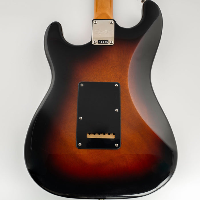 Musiclily Pro HSS 11穴 STピックガードとバックプレートセット USA/メキシコスタンダードFender Stratストラトエレキギター用 3プライ ホワイト