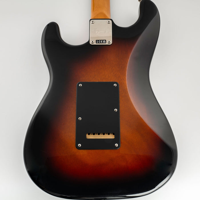 Musiclily Pro HSS 11穴 STピックガードとバックプレートセット USA/メキシコスタンダードFender Stratストラトエレキギター用 3プライ ホワイト