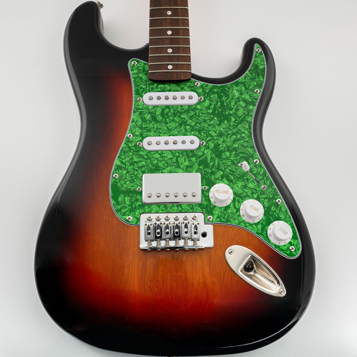 Musiclily Pro HSS 11穴 STピックガードとバックプレートセット USA/メキシコスタンダードFender Stratストラトエレキギター用 3プライ ホワイト