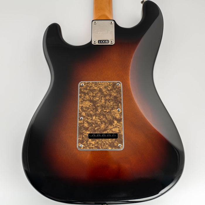 Musiclily Pro HSS 11穴 STピックガードとバックプレートセット USA/メキシコスタンダードFender Stratストラトエレキギター用 3プライ ホワイト