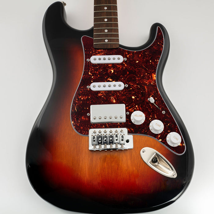 Musiclily Pro HSS 11穴 STピックガードとバックプレートセット USA/メキシコスタンダードFender Stratストラトエレキギター用 3プライ ホワイト