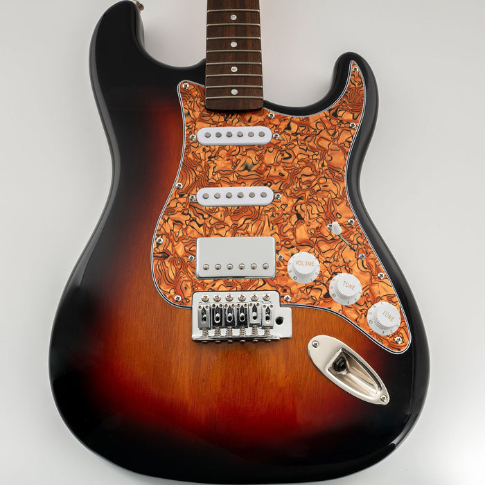 Musiclily Pro HSS 11穴 STピックガードとバックプレートセット USA/メキシコスタンダードFender Stratストラトエレキギター用 3プライ ホワイト