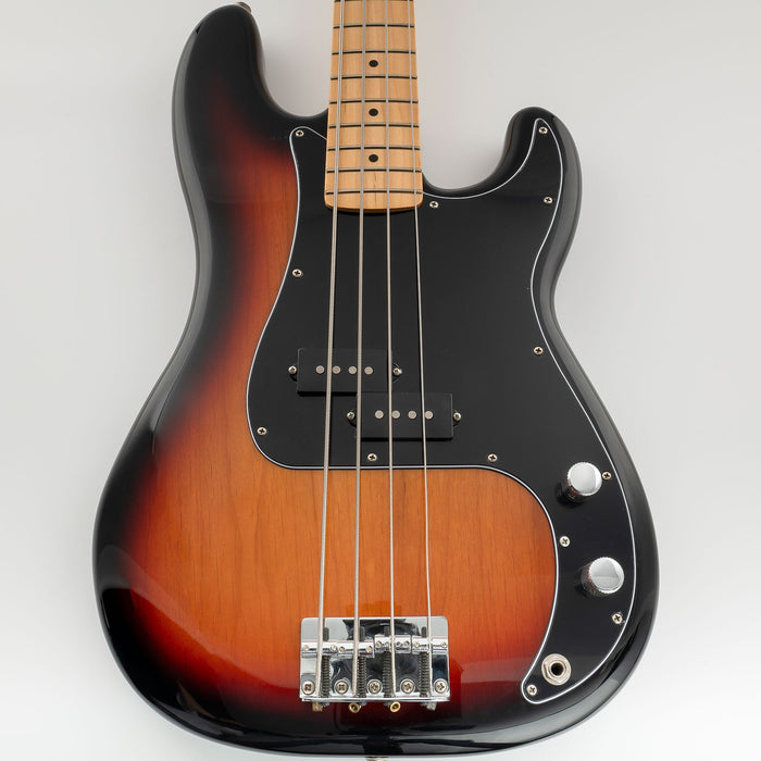 Musiclily Pro 13穴 PBプレベピックガード アメリカ/メキシコスタンダードFender Precision Bassプレシジョンベース用 3プライ ホワイト