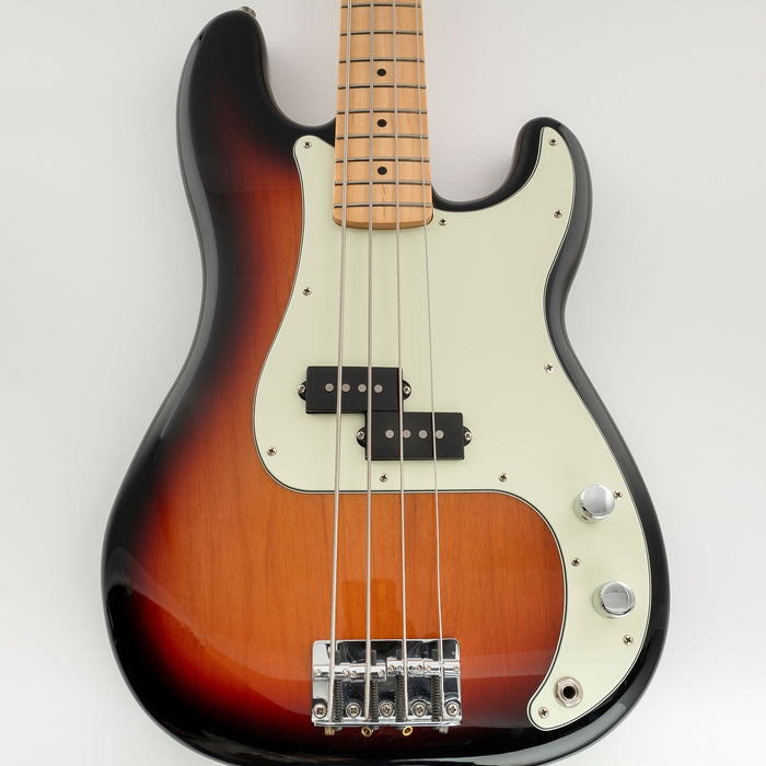Musiclily Pro 13穴 PBプレベピックガード アメリカ/メキシコスタンダードFender Precision Bassプレシジョンベース用 3プライ ホワイト
