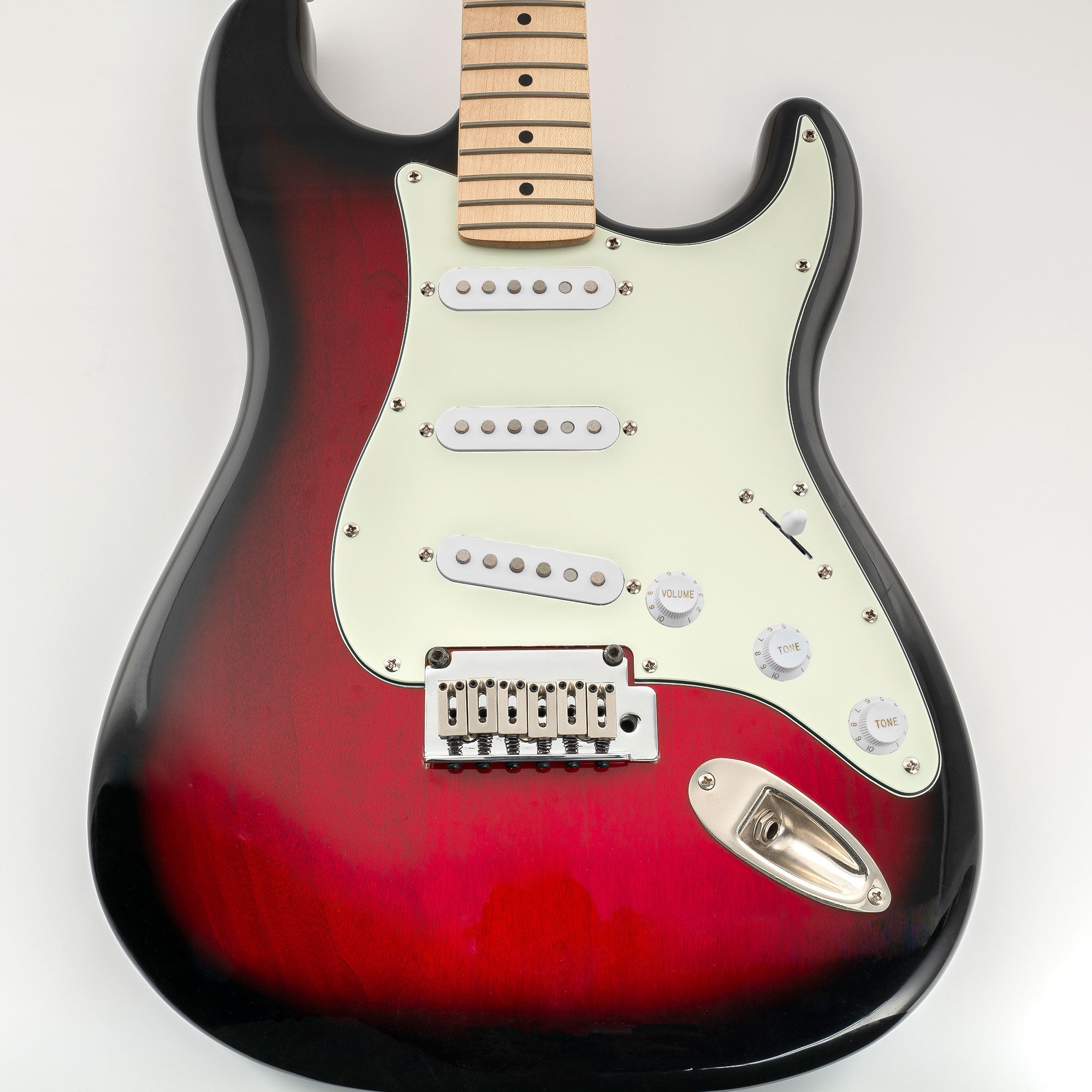 Musiclily Pro SSS 11-Hole Strat Guitar Pickguard for Fender USA/Mexican Made Standard Strat Modern Style, 1/3/4 Ply