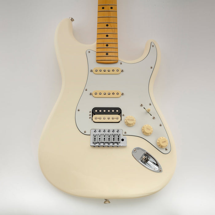 Musiclily Pro 11穴 ラウンドコーナー HSS STタイプピックガード USA/メキシコStratストラトギター用 4点止めオープンタイプのハムバッキングピックアップ 4プライ エイジドホワイトパール