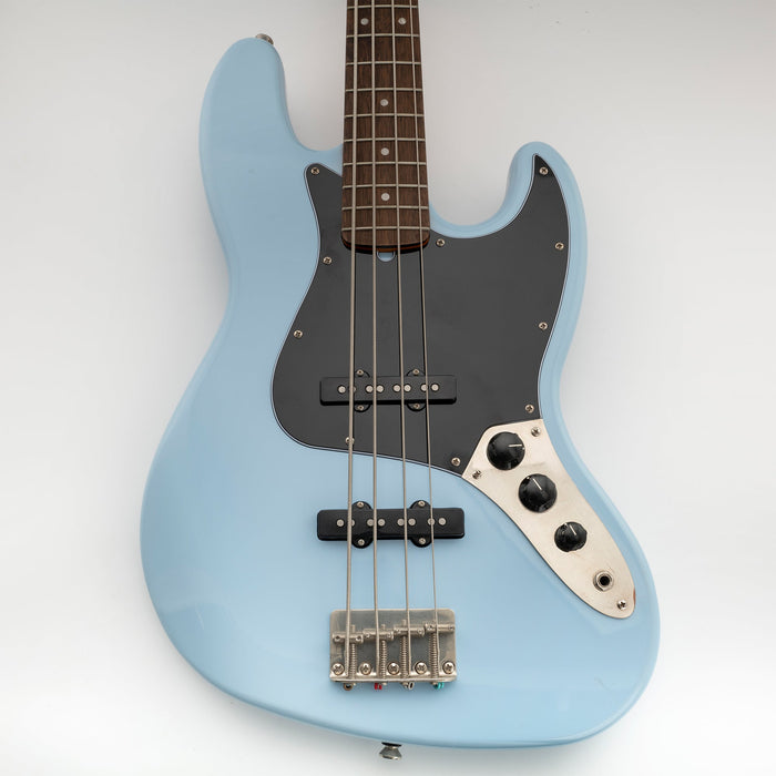 Musiclily Pro 10穴 ヴィンテージ/モダンスタイルなJBジャズベース用ピックガード 4弦Fender Jazz Bassエレキベース用 4プライ エイジドホワイトパール