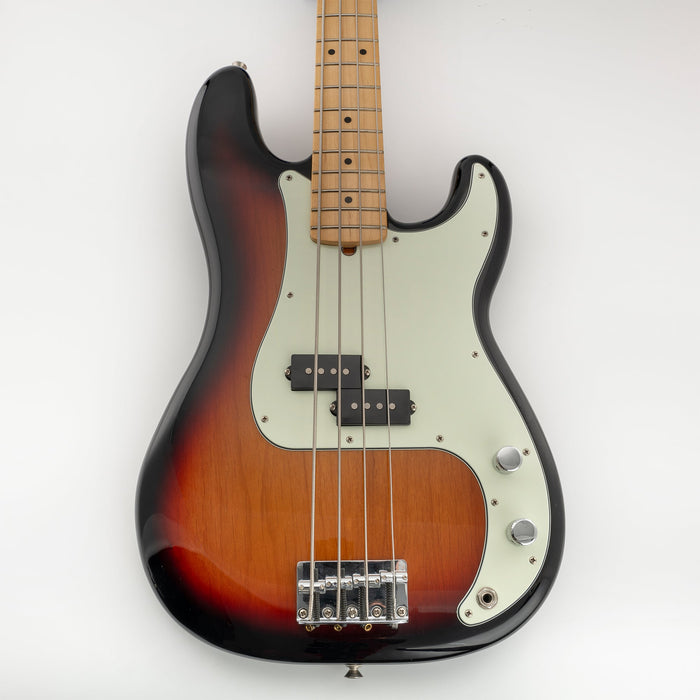 Musiclily Pro 13穴 PBプレベピックガード 4弦アメリカPrecision Bassプレシジョンベース用 4プライ エイジドホワイトパール