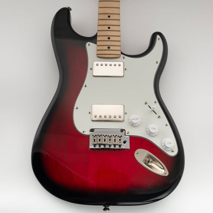 Musiclily Pro 11穴 HH STタイプピックガード 2ハムバッカー USA/メキシコFender Stratストラトエレキギター用 4プライ エイジドホワイトパール