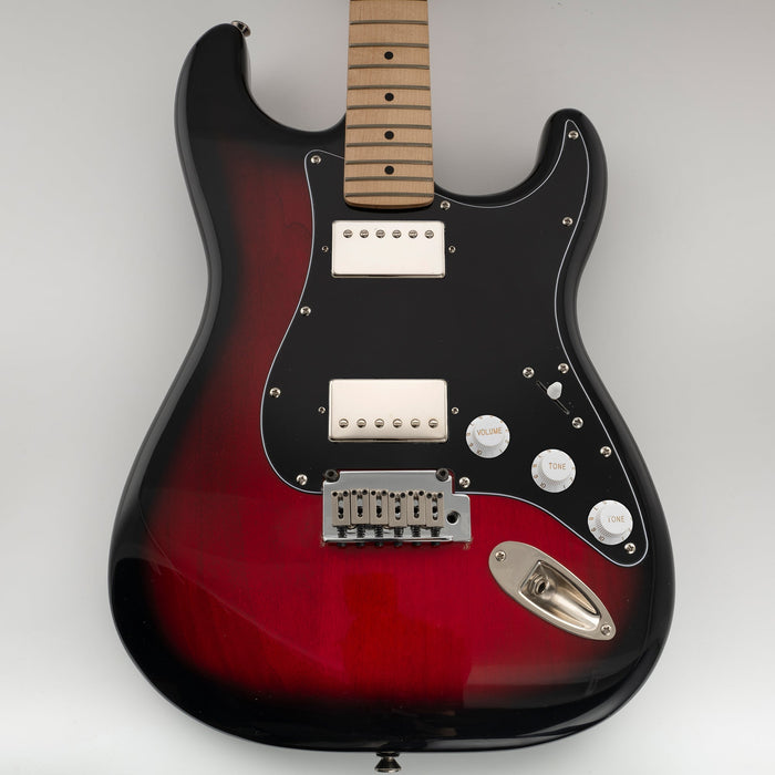 Musiclily Pro 11穴 HH STタイプピックガード 2ハムバッカー USA/メキシコFender Stratストラトエレキギター用 4プライ エイジドホワイトパール