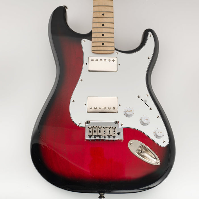 Musiclily Pro 11穴 HH STタイプピックガード 2ハムバッカー USA/メキシコFender Stratストラトエレキギター用 4プライ エイジドホワイトパール
