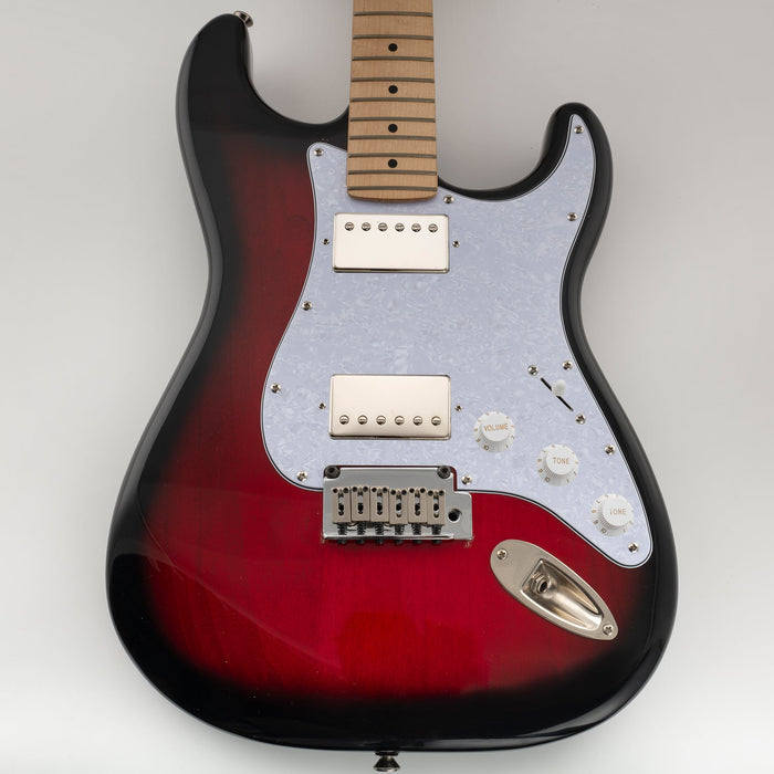 Musiclily Pro 11穴 HH STタイプピックガード 2ハムバッカー USA/メキシコFender Stratストラトエレキギター用 4プライ エイジドホワイトパール