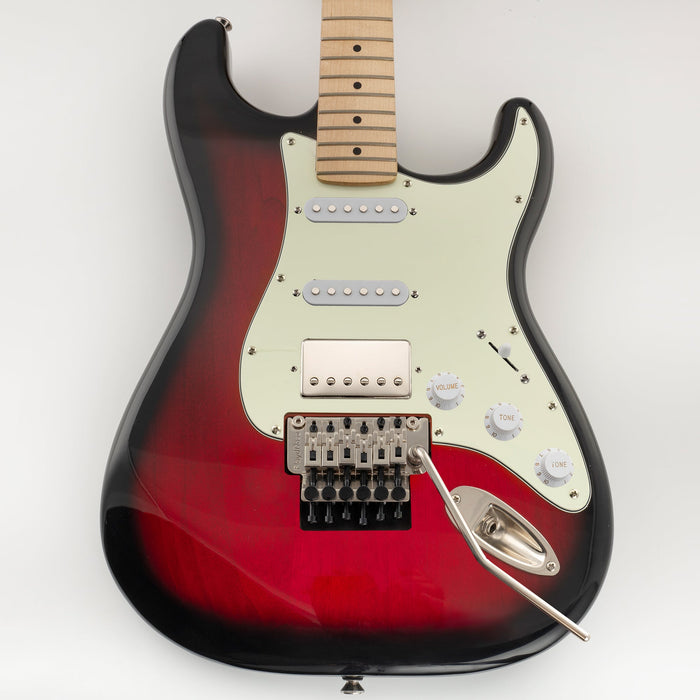 Musiclily Pro 11穴 HSS STピックガード USA/メキシコ製Fender Stratストラトエレキギター Floyd Roseブリッジカット用 4プライ エイジドホワイトパール