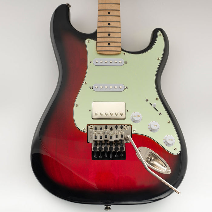 Musiclily Pro 11穴 HSS STピックガード USA/メキシコ製Fender Stratストラトエレキギター Floyd Roseブリッジカット用 4プライ エイジドホワイトパール