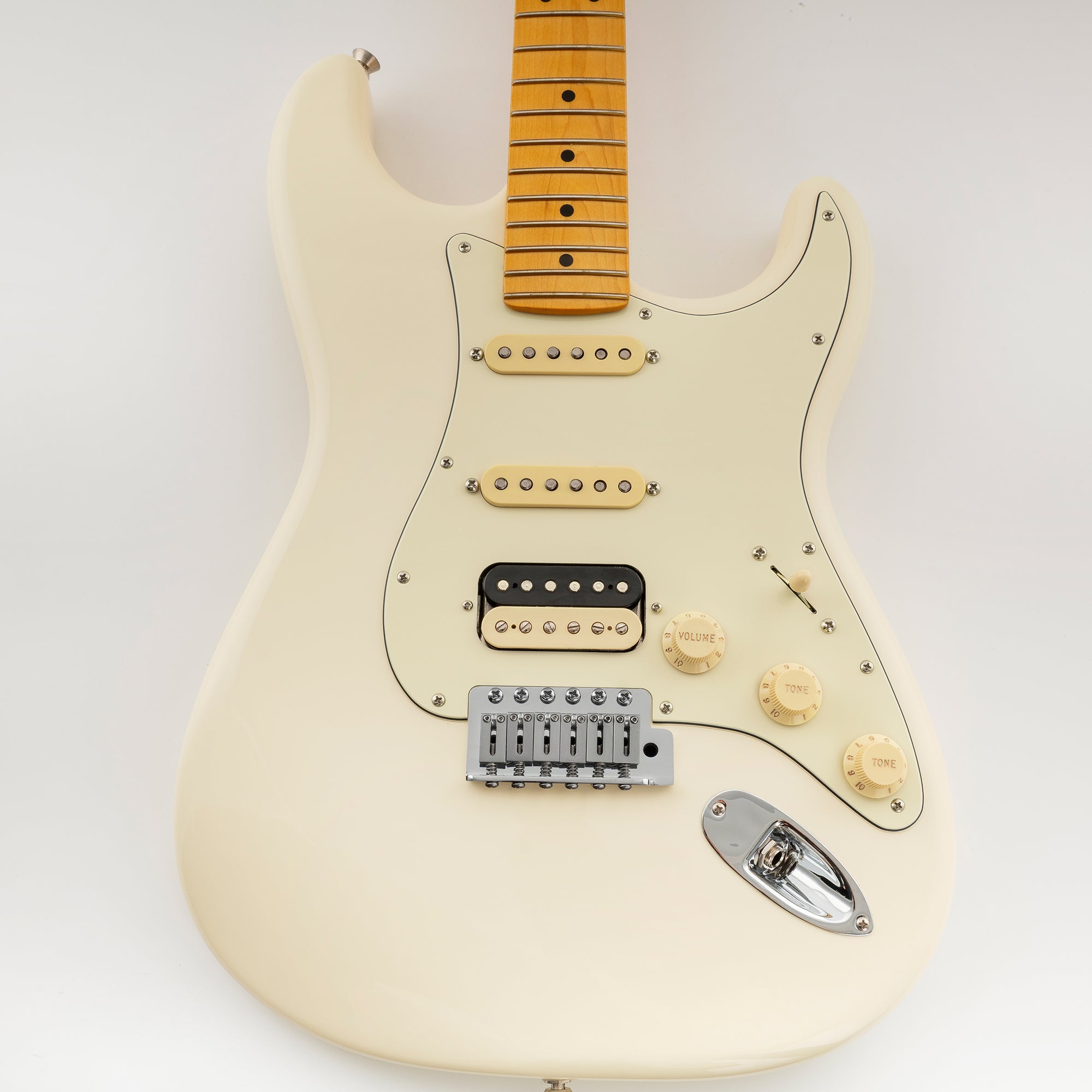 Musiclily Pro 11-Hole Round Corner HSS Guitar Strat Pickguard for USA/Mexican Strat 2-screw Humbucking Open Pickup