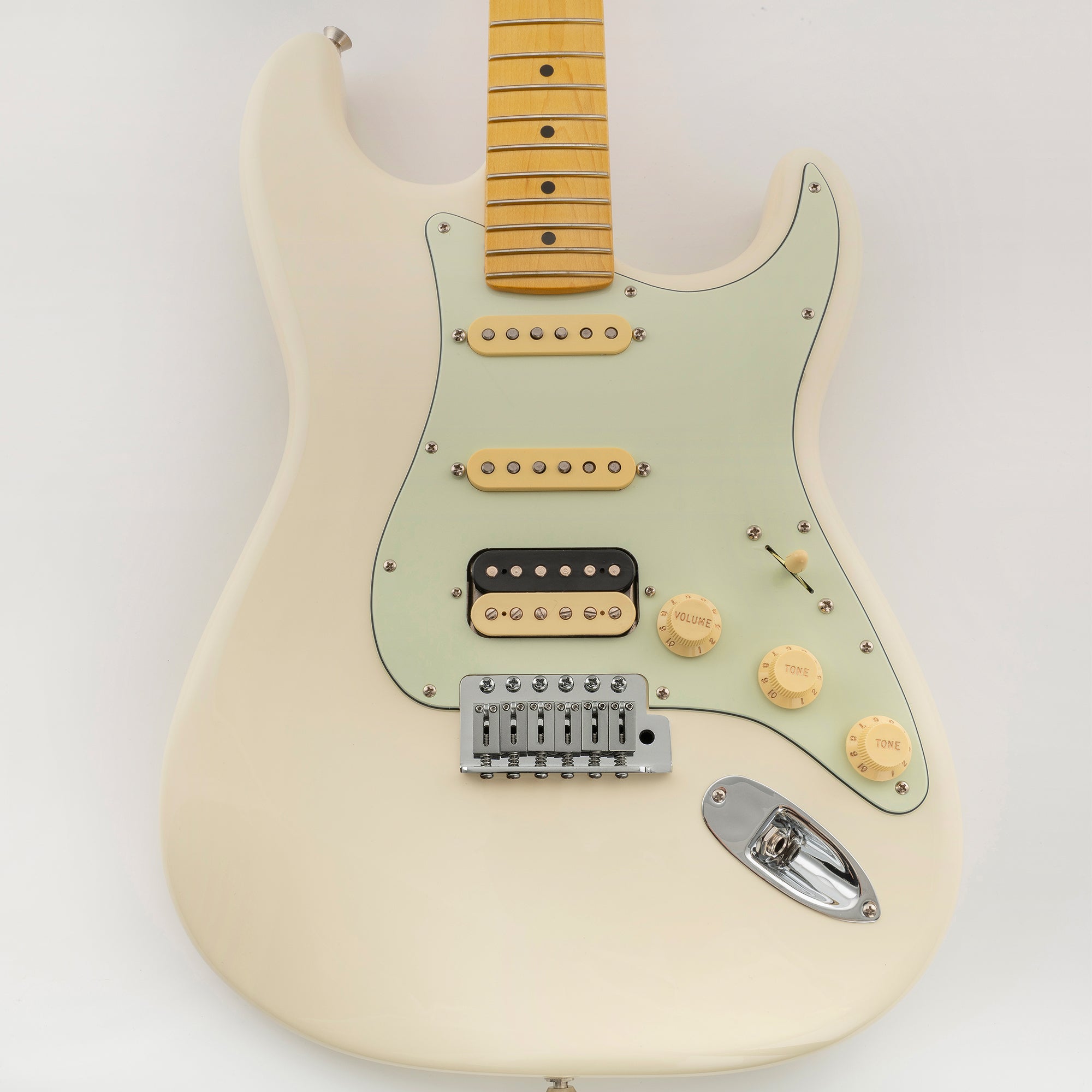 Musiclily Pro 11-Hole Round Corner HSS Guitar Strat Pickguard for USA/Mexican Strat 2-screw Humbucking Open Pickup