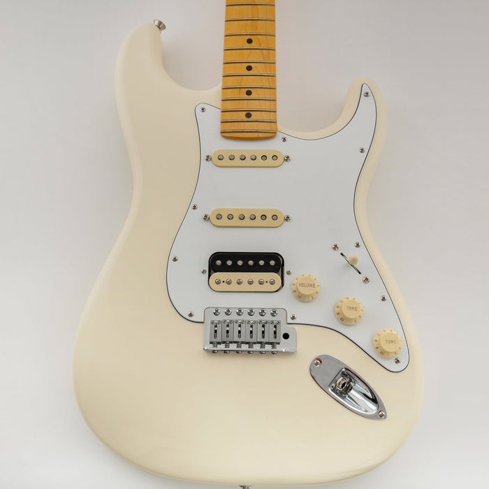 Musiclily Pro 11穴 ラウンドコーナー HSS STタイプピックガード USA/メキシコStratストラトギター用 2点止めオープンタイプのハムバッキングピックアップ 4プライ エイジドホワイトパール