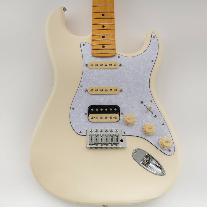 Musiclily Pro 11穴 ラウンドコーナー HSS STタイプピックガード USA/メキシコStratストラトギター用 2点止めオープンタイプのハムバッキングピックアップ 4プライ エイジドホワイトパール