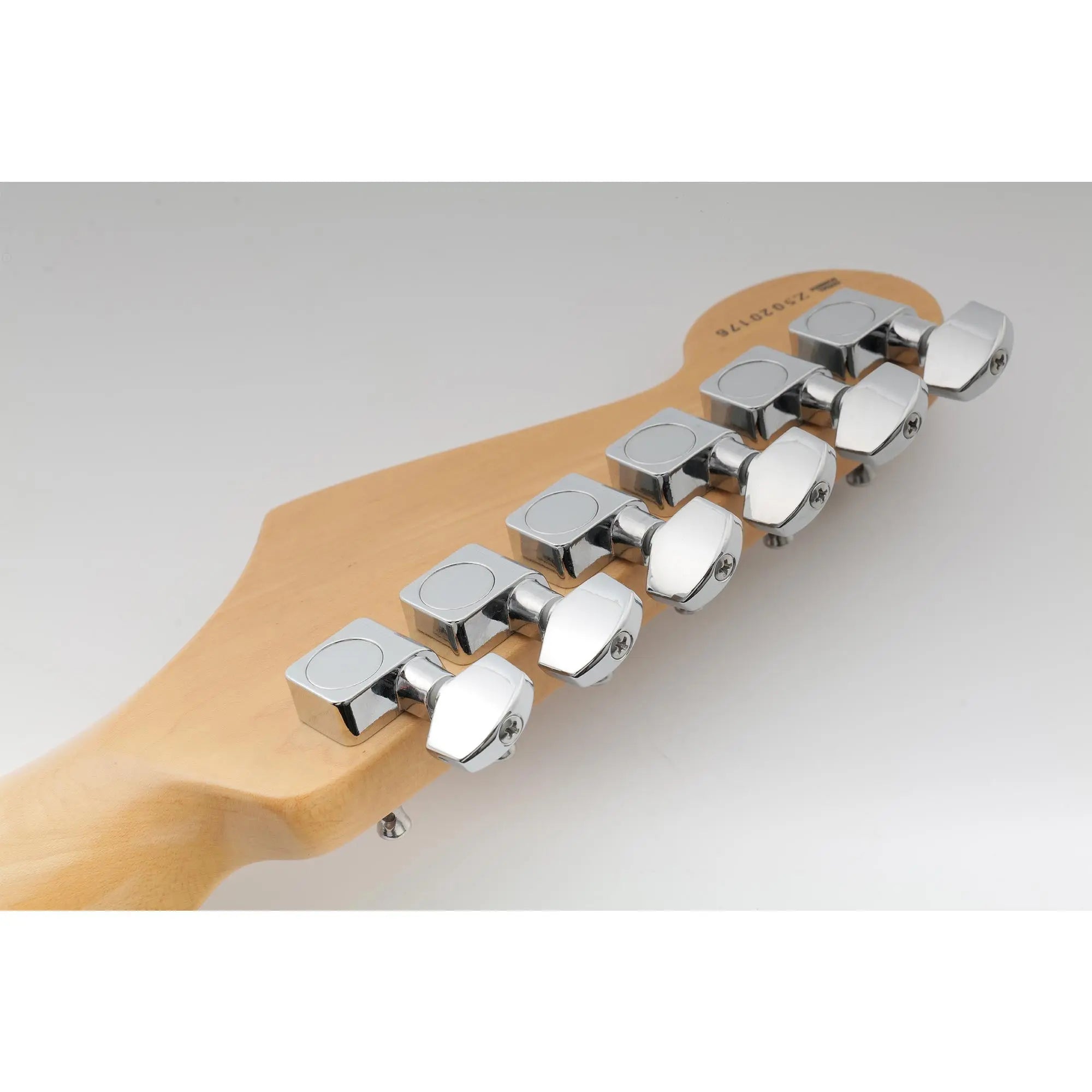 Application of musiclily pro 6 in line 2 pins sealed guitar tuners machine head tuning pegs set for fender strat tele style guitar mx1540 6p