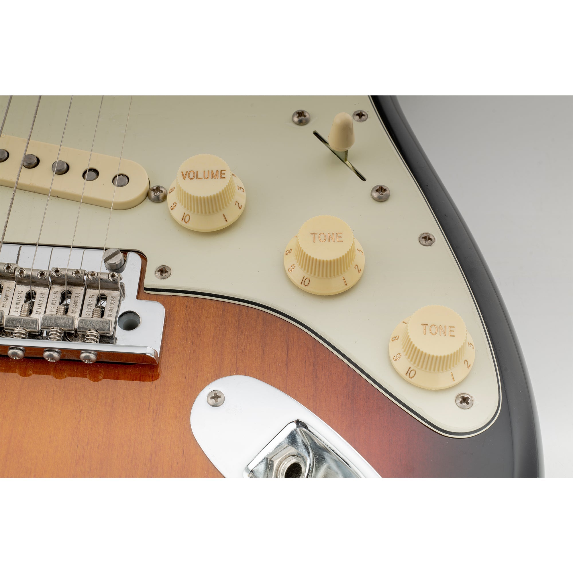 Musiclily Pro Zoll-Größe feine 24 Splines Gitarren-Ton- und Lautstärkereglerknöpfe für amerikanisch hergestellte Strat-Style-Elektrogitarren, Set von 2T1V