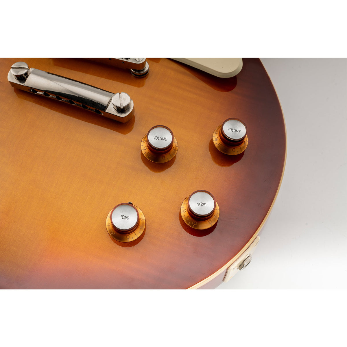 Musiclily Pro Zoll-Größe feine 24-Zahn-Rückenfeder-Kupplungen Top-Hut Glockenknöpfe Ton- und Lautstärkereglerknöpfe für US-amerikanische LP-SG-Style-Elektrogitarren, Set von 2T2V