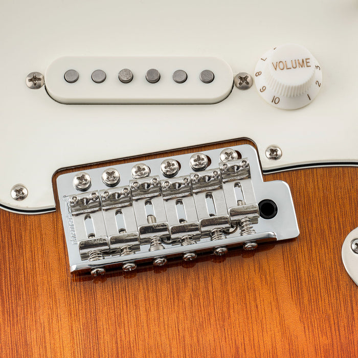 Musiclily Pro 10.8mmピッチ 鋼製 ヴィンテージ トレモロブリッジサドル Stratストラトエレキギター用 ブラック (6個セット)