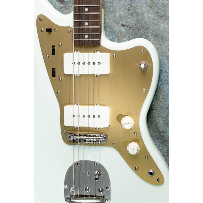 Application of musiclily ultra 13 holes anodized aluminum pickguard for vintage 60s jazzmaster style electric guitar mx2380p