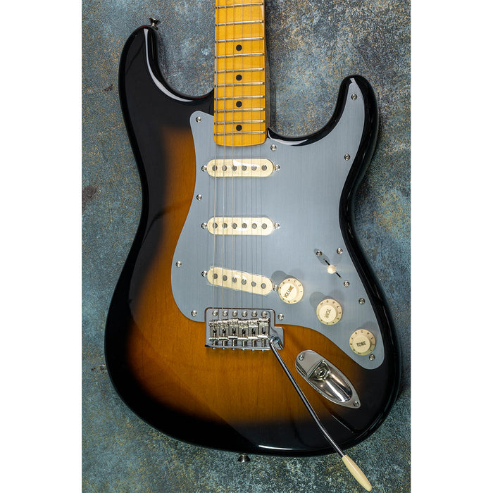 Musiclily Ultra 11穴 アルマイト アルミニウム製ピックガード ヴィンテージ'60s Classic Vibe Strat SSSストラトエレキギター用 ゴールド