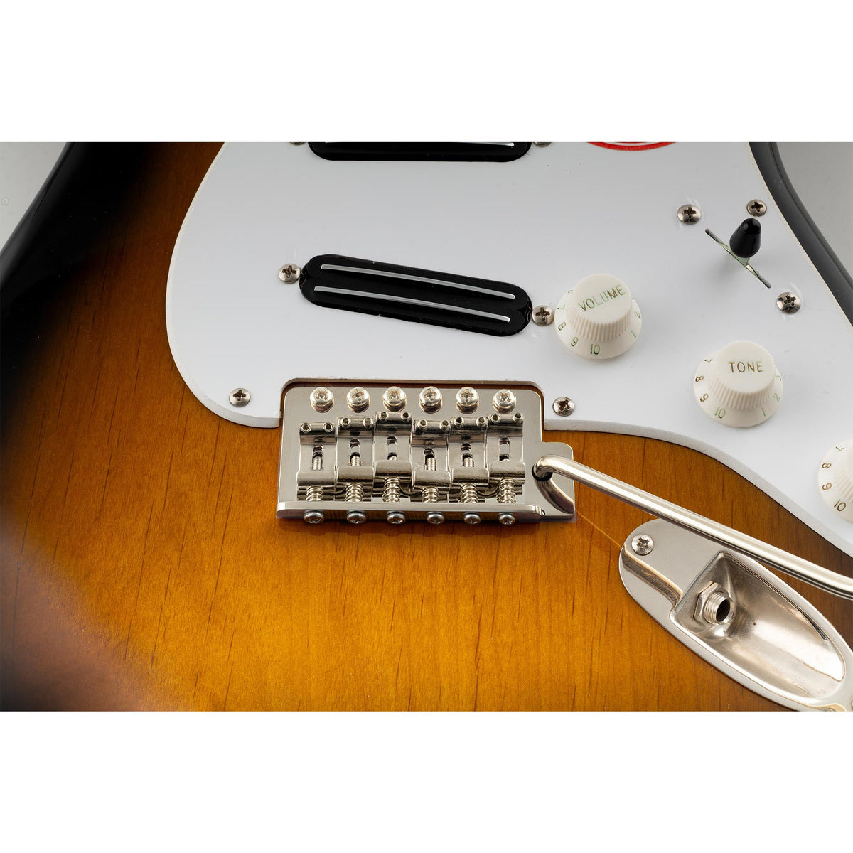 Musiclily Ultra BV018 56mm(2-7/32 Zoll) Amerikanische Vintage-Style 6-Schrauben ST Tremolobrücke mit Stahl gebogenen Sätteln 42mm massives Messingblock Push-In Arm für Strat-Style E-Gitarre