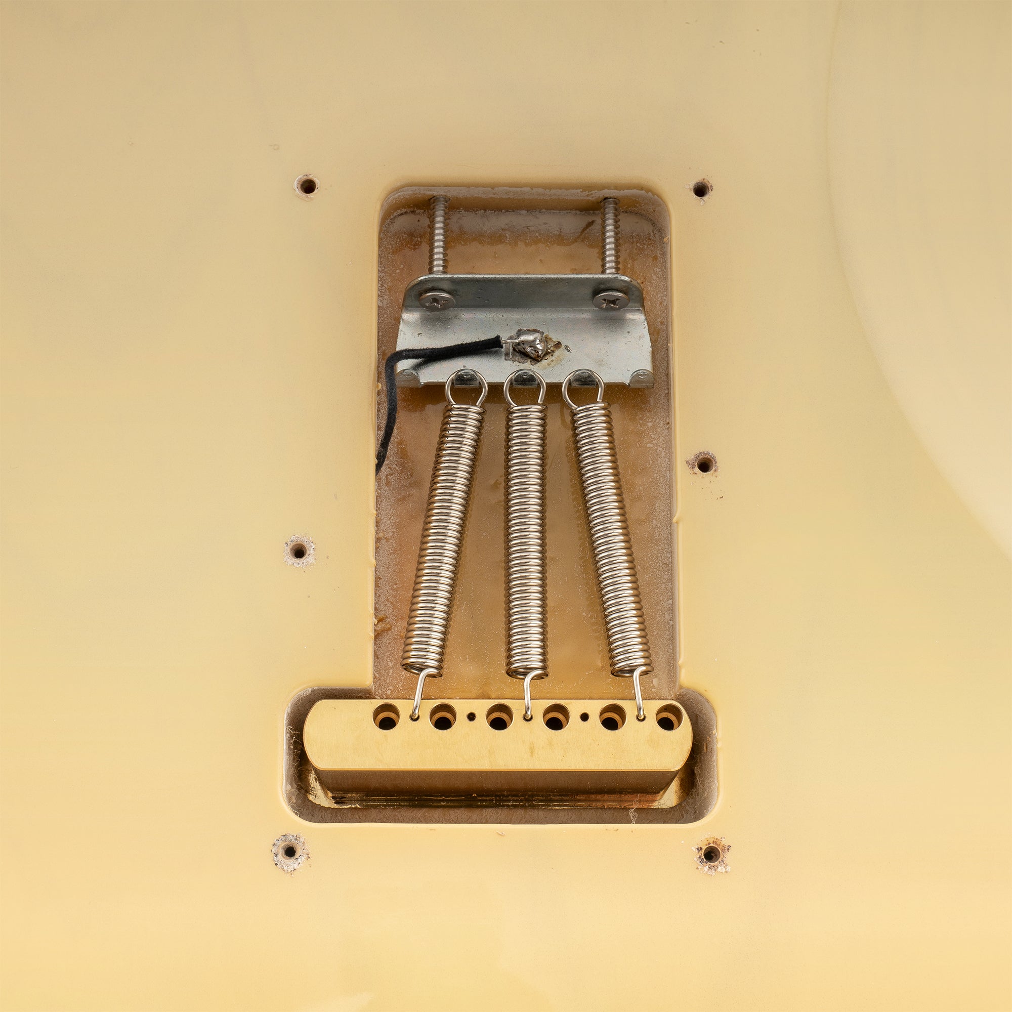 Musiclily Ultra BV021 52.5mm(2-1/16 inch) American Vintage Style 6-Screw ST Tremolo Bridge with Modern Brass Saddles 42mm Solid Brass Block Push-In Arm for Strat Style Electric Guitar