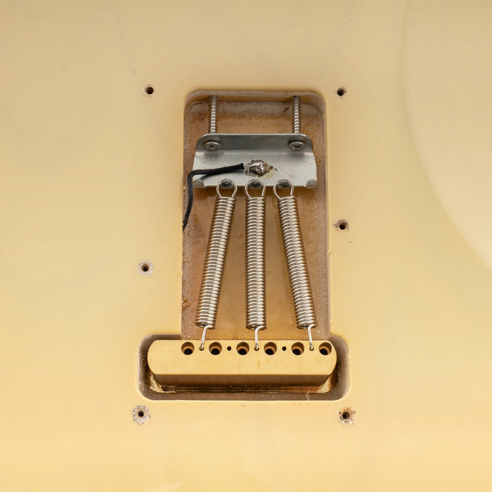 Musiclily Ultra 10.5mmピッチ アメリカンヴィンテージ 6点支持 トレモロユニット ブリッジ モダンな真鍮サドル 42mmソリッドブラスブロック 押し込み式アーム STストラトStratエレキギター用 ブラック