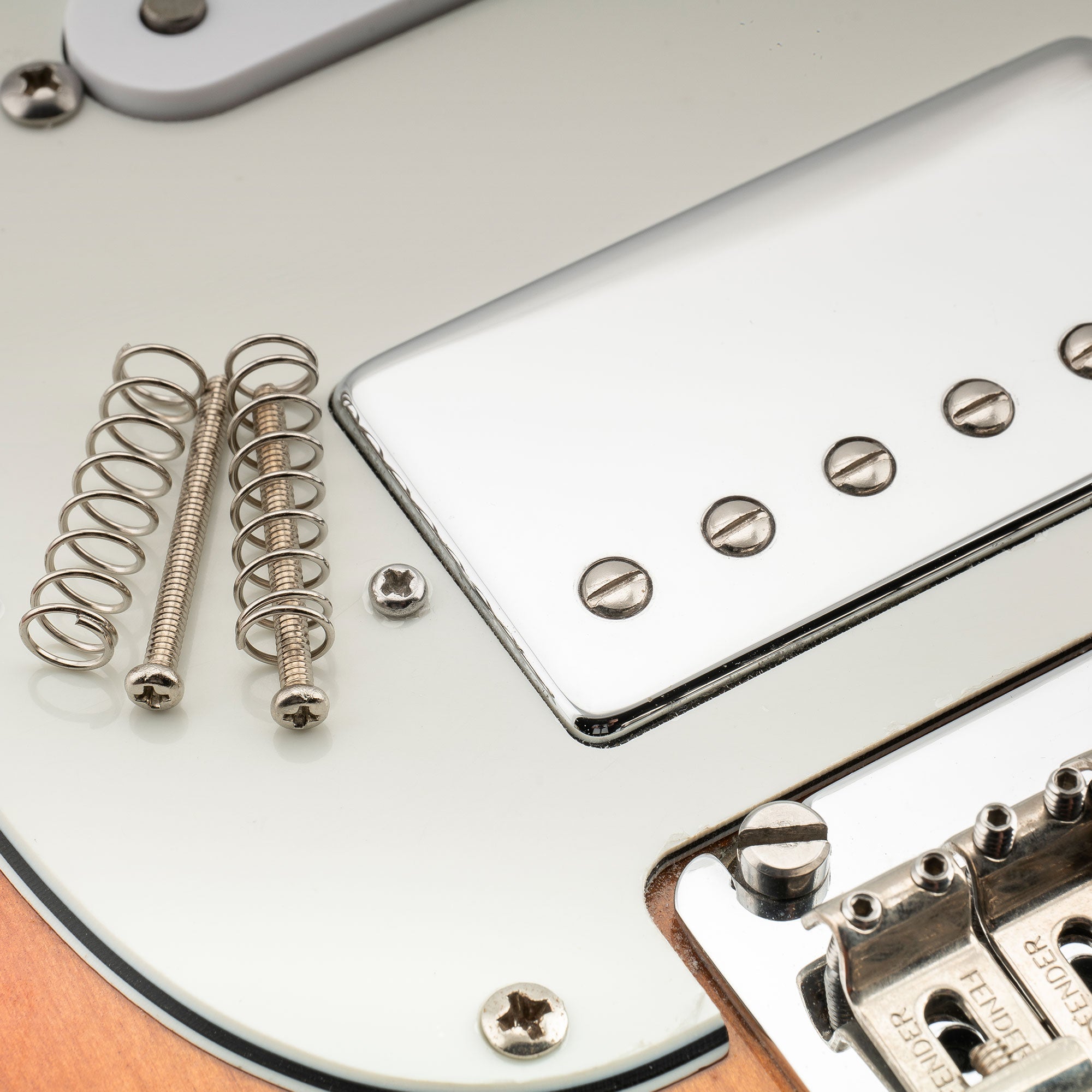 Musiclily Ultra UNC#3-48X1.1 pulgadas - Juego de 6 tornillos de montaje y resortes de acero para pastillas humbucker de acero inoxidable para guitarra eléctrica estadounidense